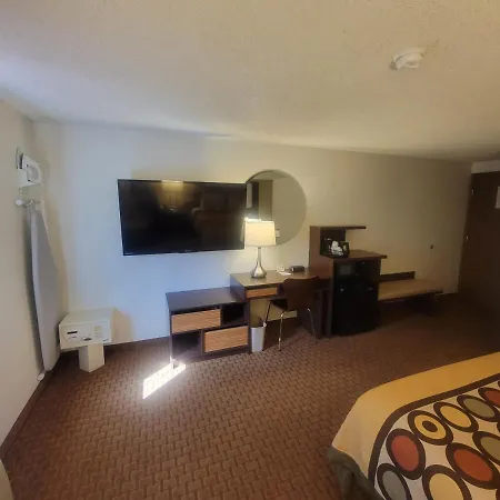 Super 8 By Wyndham Cody Hotel Exterior photo