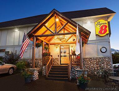 Super 8 By Wyndham Hotel