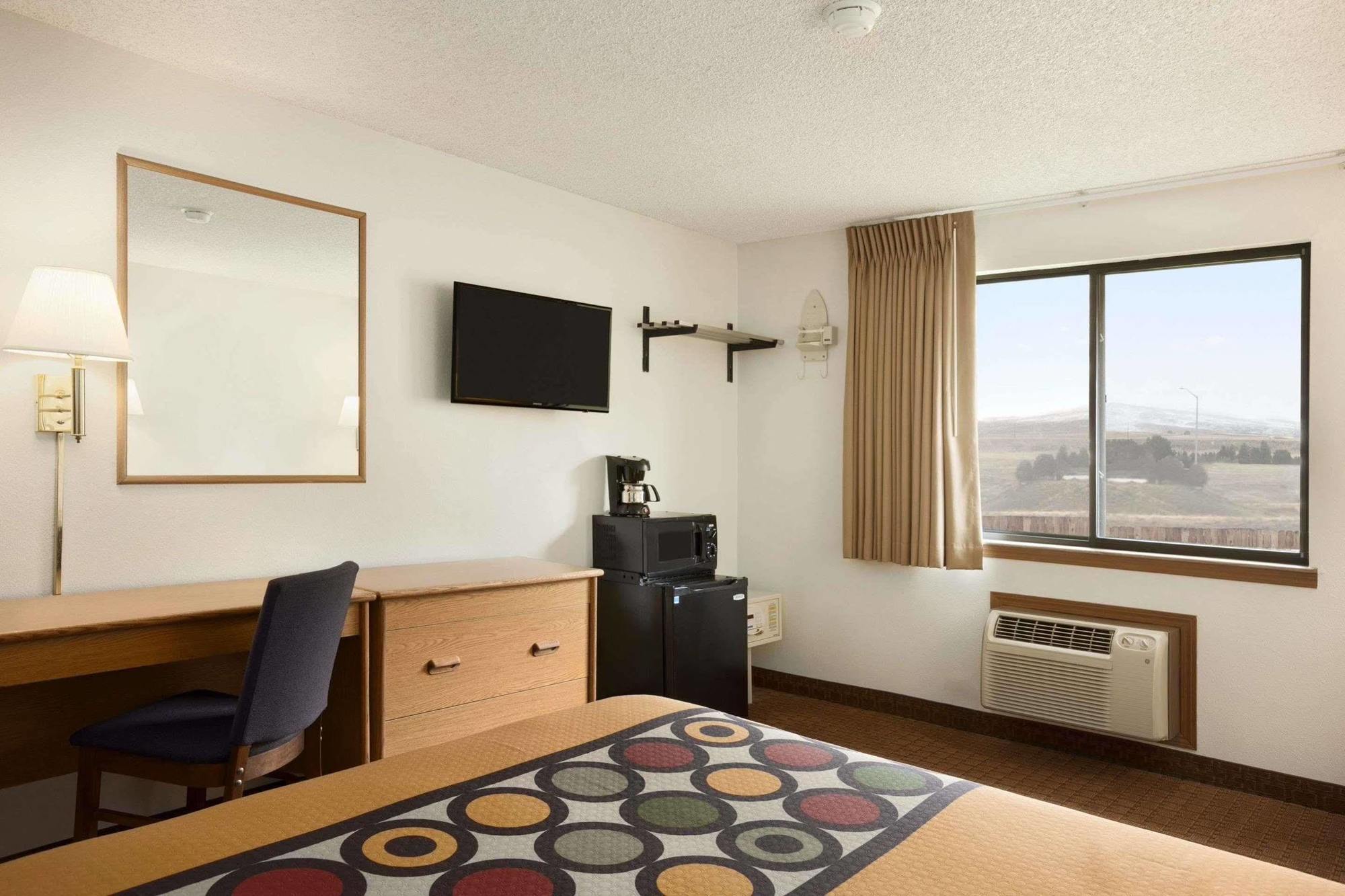 Hotel Super 8 By Wyndham 2*